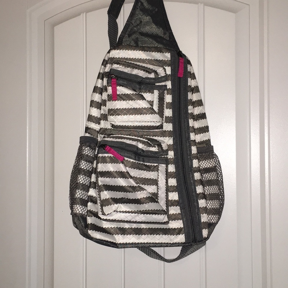 Like new- Thirty one slingback backpack